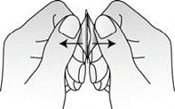 Two hands holding a tablet, with black arrows indicating the action of splitting the tablet into two equal parts along the break line