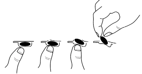Ilustración que muestra cuatro etapas para retirar la cubierta negra de una pastilla utilizando el pulgar y el dedo índice