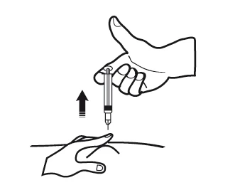 Mano che tiene la siringa con l'ago diretto verso il basso verso la seconda dita dell'altra mano, una freccia nera indica il movimento della siringa verso l'alto
