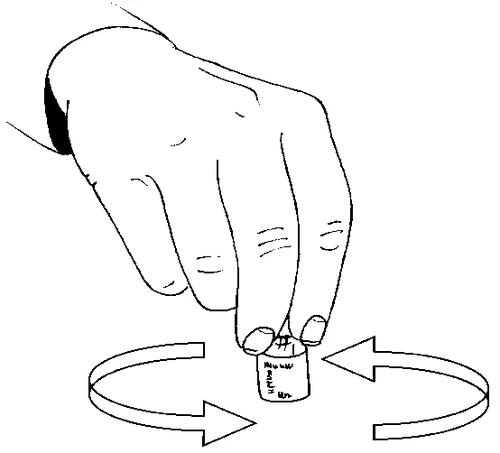 Ilustración que muestra una mano sosteniendo un pequeño recipiente cilíndrico, alrededor del cual giran dos flechas curvas que sugieren un movimiento rotatorio