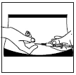 Dos manos sosteniendo una jeringa con aguja, preparándose para administrar medicamento en un dibujo esquemático en blanco y negro