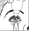 Zbliżenie na oko osoby, której dolna powieka jest delikatnie odciągnięta w dół przez palec, przygotowując się do podania kropli leku