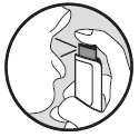 Profilo del viso di una persona che tiene un inalatore bianco vicino a naso e bocca, indirizzando il flusso del farmaco verso le vie respiratorie