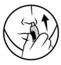 Disegno che mostra una mano che tiene un inalatore vicino a bocca e naso, con una freccia nera rivolta verso l'alto che indica la direzione dell'erogazione del farmaco