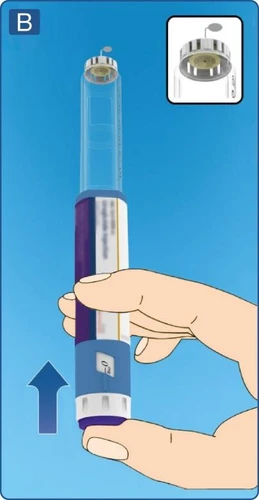 Una mano tiene verticalmente la penna blu e bianca con ingrandimento della parte superiore del dispositivo su sfondo bianco nell'angolo in alto a destra