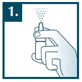 Mano che tiene verticalmente un atomizzatore bianco, da cui esce una nebbiolina fine di medicinale, accanto al quale è presente un grande numero uno nell'angolo superiore sinistro