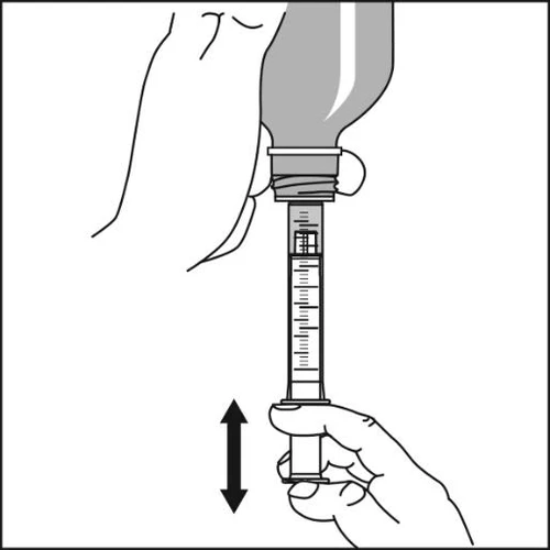 Mano que sostiene una jeringa debajo de un frasco de medicamento; la jeringa está conectada al frasco, con una flecha que indica el movimiento de arriba-abajo al desenroscar o aspirar el líquido.