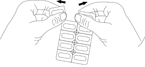 Dos manos separando en direcciones opuestas un envase blíster con pastillas a lo largo de la línea de perforación, indicado por flechas negras de movimiento en direcciones opuestas