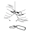 Disegno schematico che illustra il processo di separazione o apertura di due parti di un imballaggio plastico contenente un farmaco mediante pressione