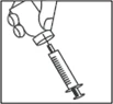 Mano che impugna una siringa con ago rivolto verso l'alto, mentre il farmaco viene aspirato da una piccola fiala o contenitore medico durante la preparazione della dose