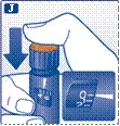 Mano preme sul tappo del flacone del farmaco, con display digitale che mostra l'indicazione della dose e freccia verso il basso che indica l'azione di premere