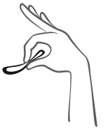 Mano che tiene un cucchiaio contenente un liquido, con le dita piegate per una presa comoda, il cucchiaio rivolto verso l'alto